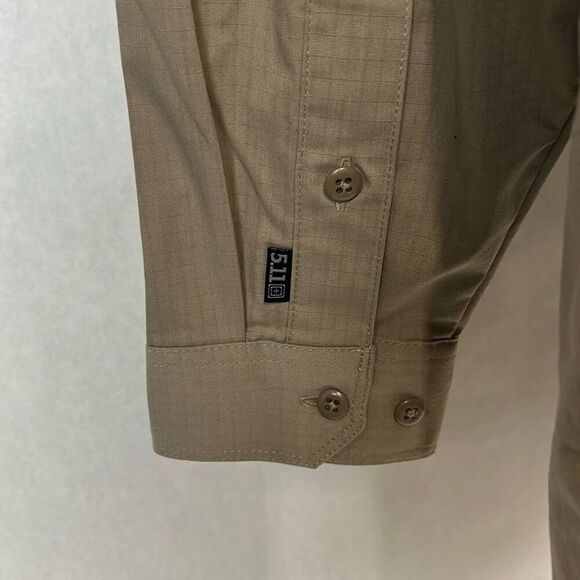 5.11 Tactical Mens Button Front Shirt Sz Medium Khaki Tan Long Sleeve - Picture 6 of 12